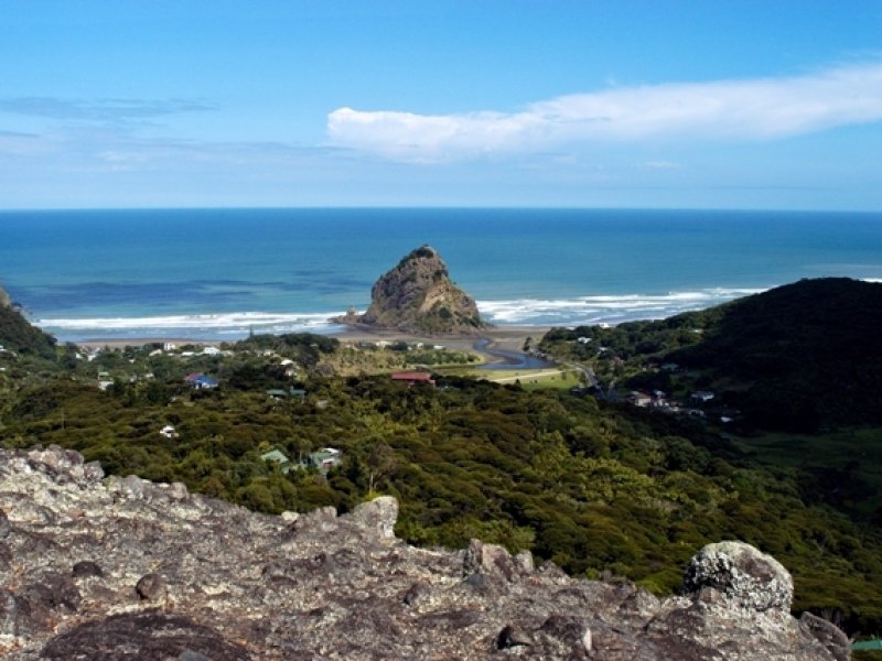 Piha beach - Créditos: Scott Vernning