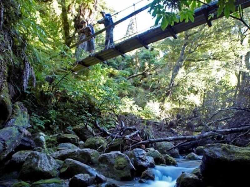 Trekking Queen Charlotte - Crédito Chris Mclennan