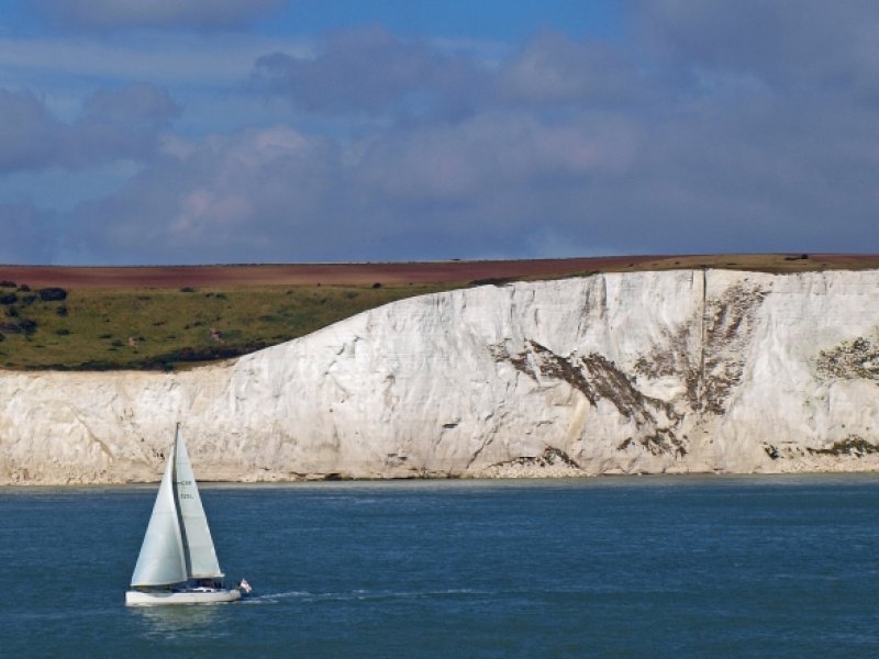 Penhascos Brandos em Dover 