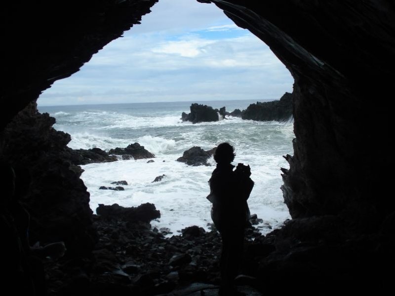 Caverna Ana Kai Tangata - Ilha Pascoa