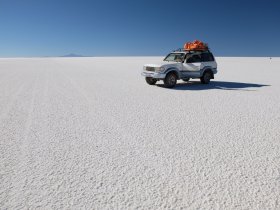 Descubra o Salar de Uyuni, o maior deserto de sal do mundo!