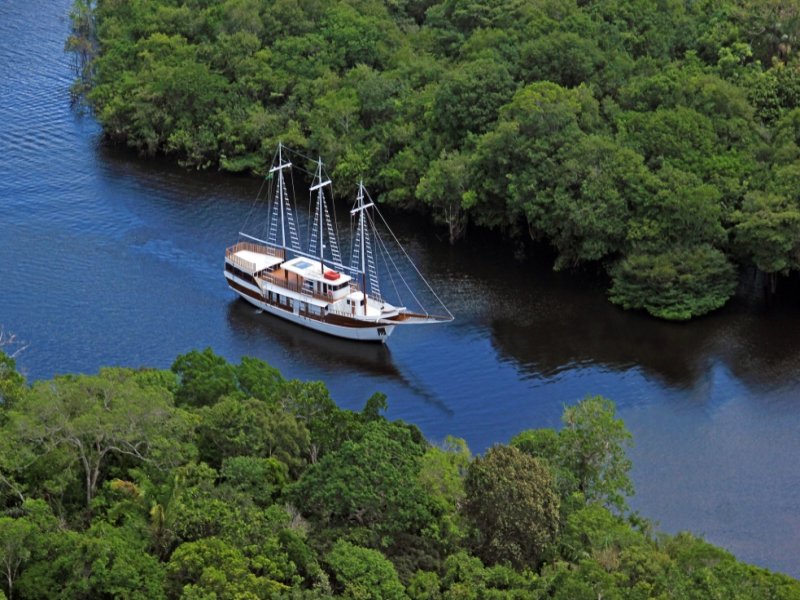 Amazônia - Navegação pelo Rio Negro - M/V Desafio
