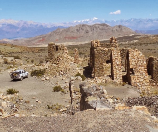 Mendoza - Montanhas e Vinhedos