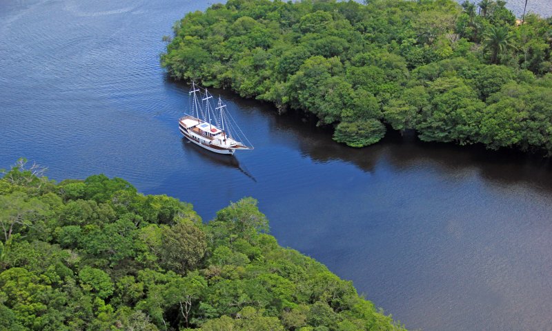 Amazônia - Navegação pelo Rio Negro - M/V Desafio
