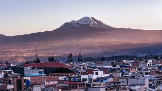 Quito e Avenida dos Vulcões Equador