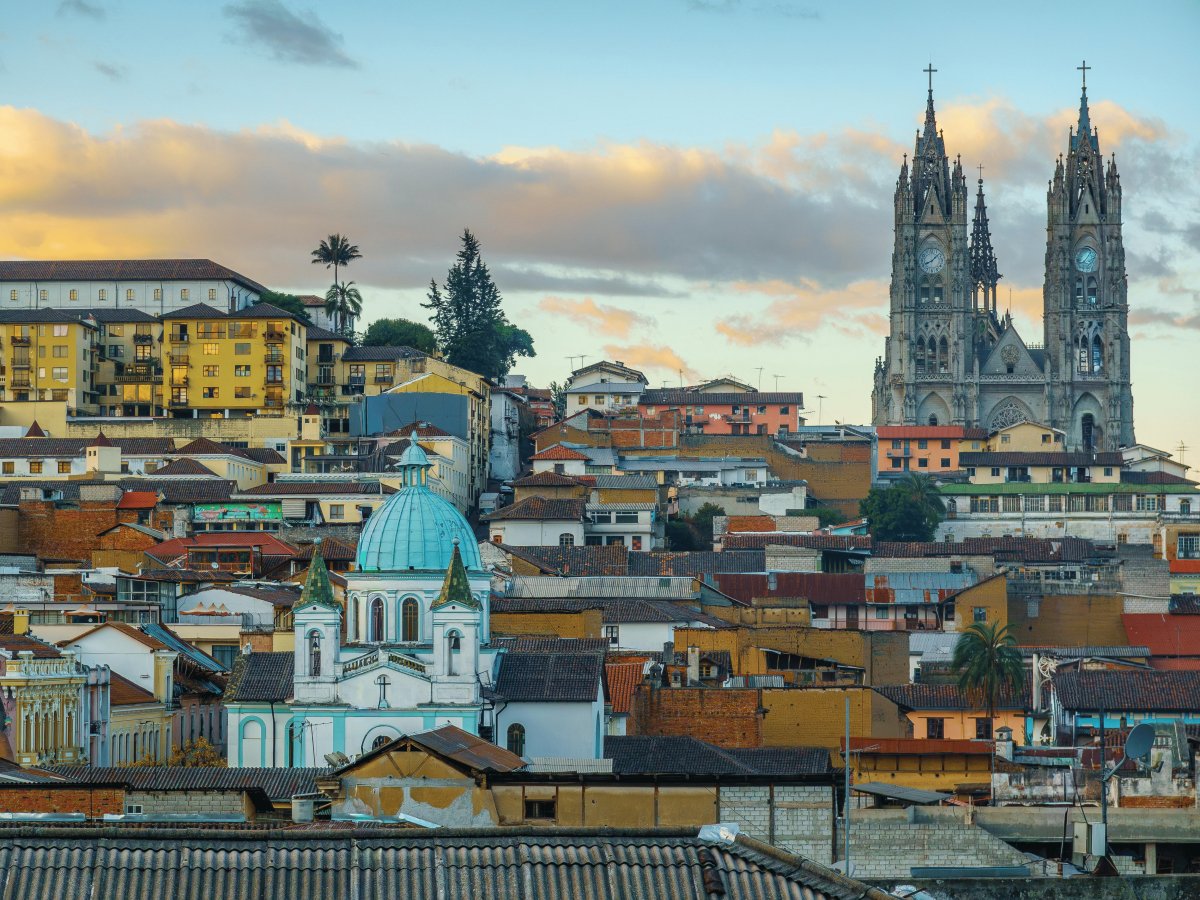 Quito e Avenida dos Vulcões Equador Metade do Mundo