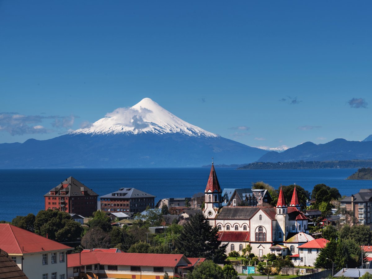 Lagos e Vulcões
